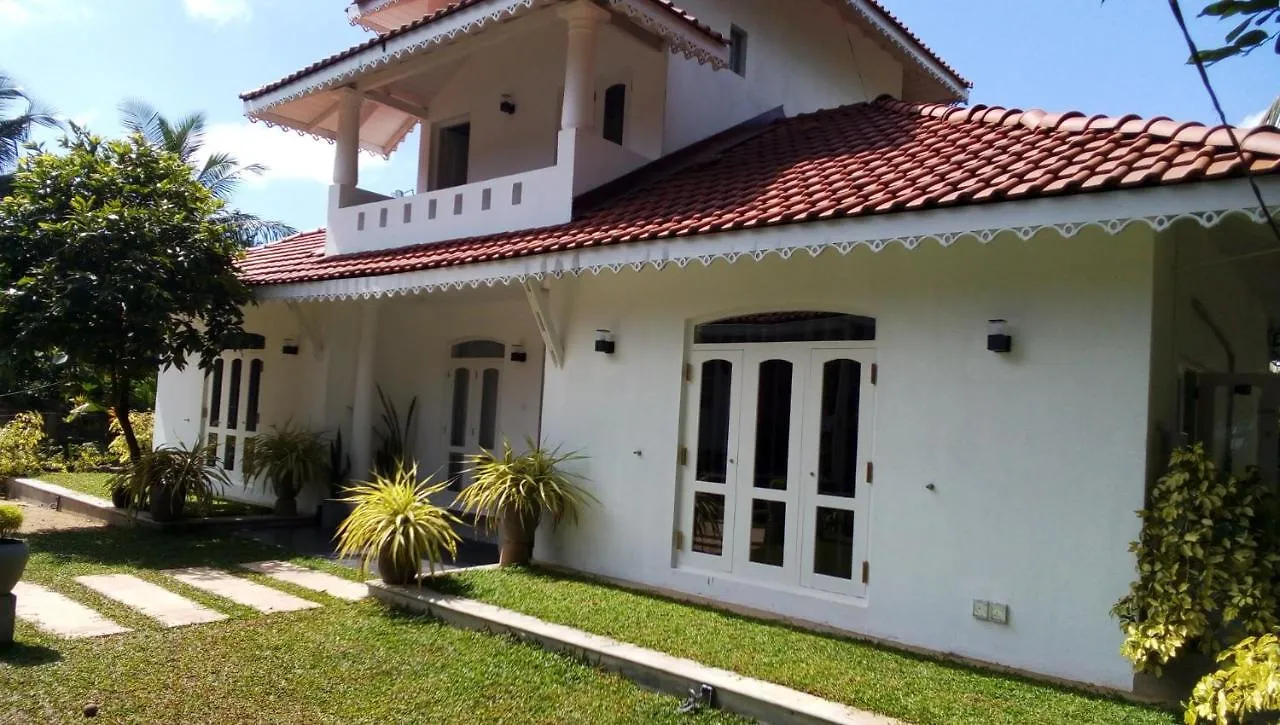 Green Grass Garden Apartamento Negombo Habitación en casa particular